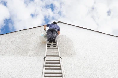 Peinture extérieure à Villemain — façades et ravalement